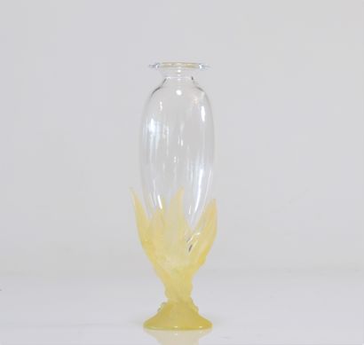 Vase Daum en verre et pâte de verre. XX ème
Poids:...