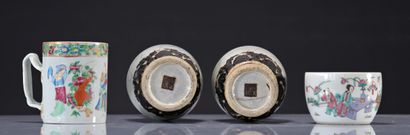 Set of 2 porcelain vases and 2 cups. China
Weight:...