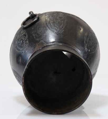 Large Chinese bronze vase with archaic decoration
Weight:...