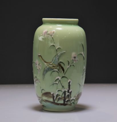 Japanese porcelain vase
Weight: 1.39 kg
Region:...