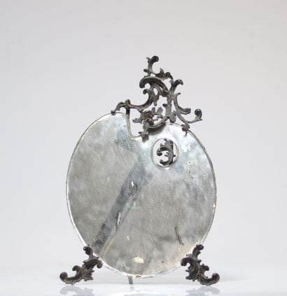 Miroir de table en bronze
Poids: 2.65 kg
Dimensions:...