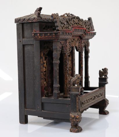 Carved wooden hotel china with various calligraphy
Weight:...