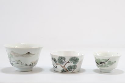 Lot of 3 Chinese porcelains
Weight: 335 g
Sizes:...