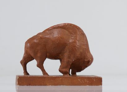 Olivier Van Dongen. Bison en terre cuite....