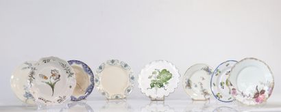 Lot de 25 assiettes divers manufactures
Poids:...