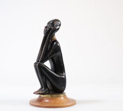 Sculpture africaniste en bois sculptée
Poids:...