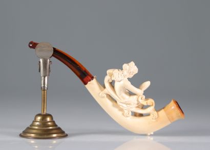 Lot of pipes and cigarette holders
Weight:...