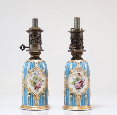 Paire de lampes en porcelaine de Paris
Poids:...