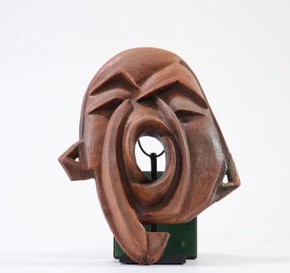 Visage sculpté en terre cuite Monogrammé.
Poids:...
