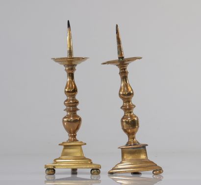 Lot de 2 bougeoirs en laitons
Poids: 2.29...