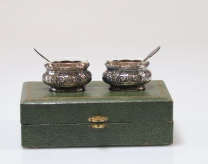 Sel et poivre en argent
Poids: 290 g
Dimensions:...