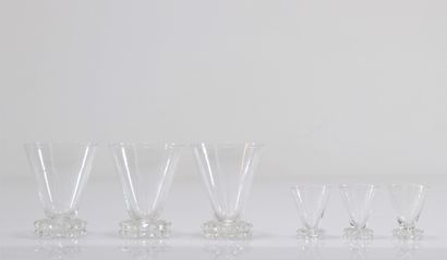 11 Saint-Louis glasses and 10 small glasses...
