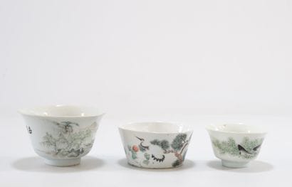 Lot of 3 Chinese porcelains
Weight: 335 g
Sizes:...