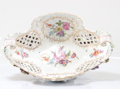 Fruit basket mark with crossed swords
Weight:...