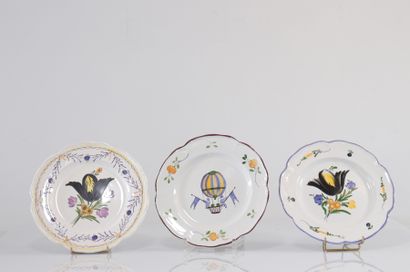 Lot de 25 assiettes divers manufactures
Poids:...