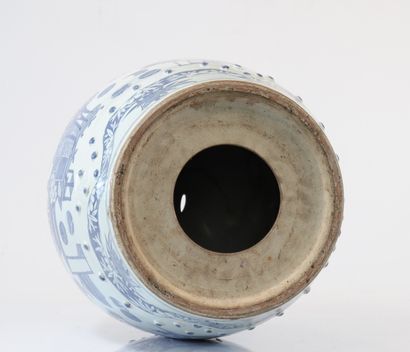 Chinese porcelain garden stool in blue. Qing...