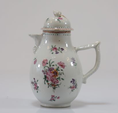 Porcelain jug from the 18th century India...