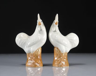 Pair of Chinese porcelain roosters
Weight:...