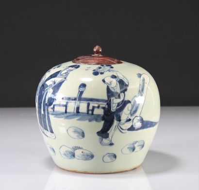 Covered potiche in 19th century celadon porcelain
Weight:...