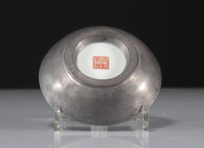 Chinese plate with floral decoration and...