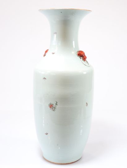 Chinese porcelain vase decorated with birds
Weight:...