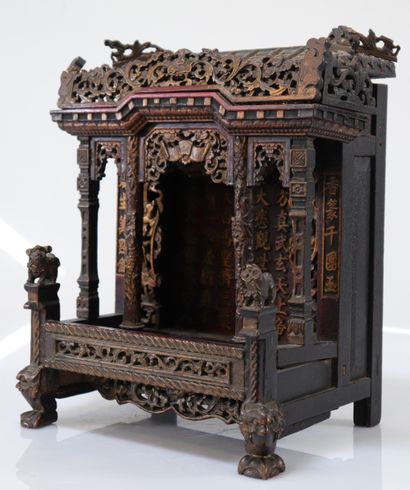 Carved wooden hotel china with various calligraphy
Weight:...