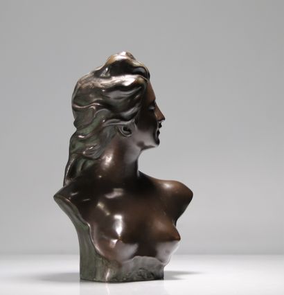 Jef LAMBEAUX (1852-1908) Buste femme bronze
Poids:...
