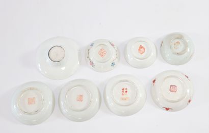 Lot of 8 small plates in Chinese porcelain
Weight:...