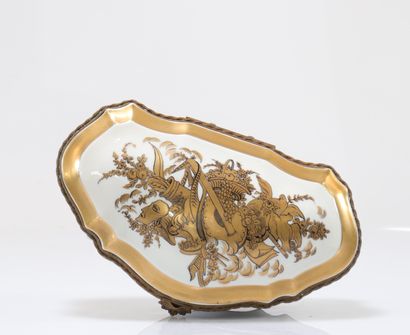 porcelain box
Weight: 1.48 kg
Sizes: H=120mm...