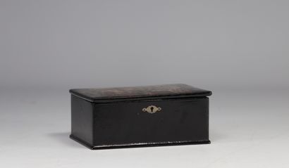 Coffret Russe en papier mâché en laque noire...