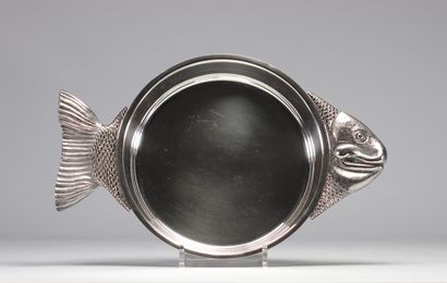 Serving dish with fish decoration from the...