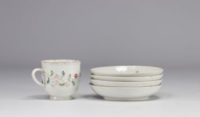 Chine, suite de quatre soucoupes et d'une...