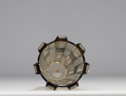 Scailmont vase, brown, Art Deco 1930-1935
Weight:...