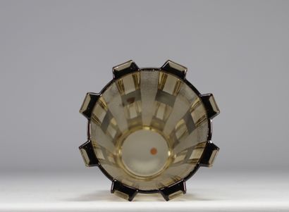 Scailmont vase, brown, Art Deco 1930-1935
Weight:...