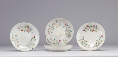 Chine, suite de quatre soucoupes et d'une...