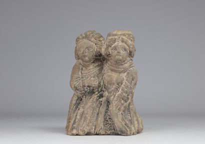Statue en pierre en forme de deux personnages
Poids:...