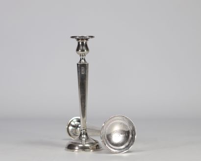 (2) Paire de bougeoirs en argent massif anglais...