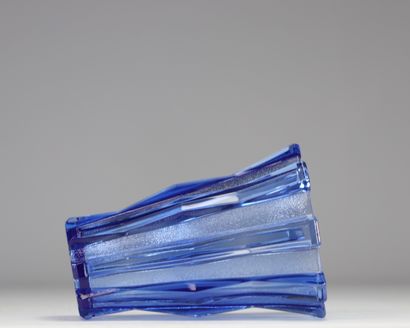 Scailmont vase, blue, Art Deco 1930-1935
Weight:...