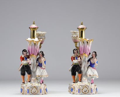Paris, Jacob PETIT (att.) bougeoirs en porcelaine...