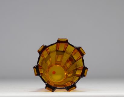 Scailmont vase, amber, Art Deco 1930-1935
Weight:...