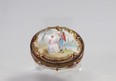 Boîte en porcelaine à décor romantique avec...