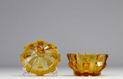 Scailmont, Art Deco candy box 1930-1935
Weight:...