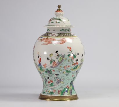 China, Qing period, large green family covered...