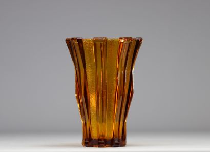 Scailmont vase, amber, Art Deco 1930-1935
Weight:...