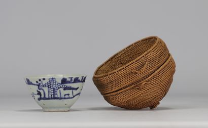 White and blue porcelain bowl Tibet 19th...