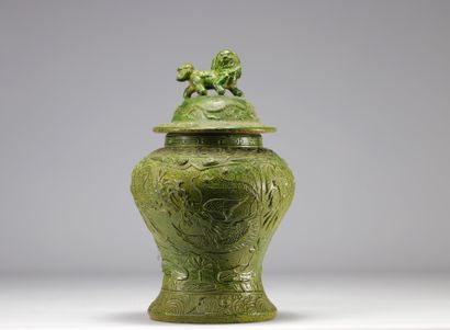 Potiche couverte chinoise à glaçure verte...