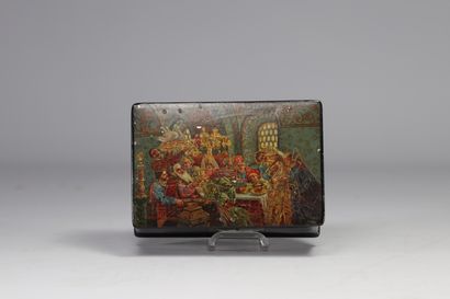 Coffret Russe en papier mâché en laque noire...