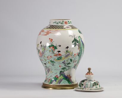 China, Qing period, large green family covered...