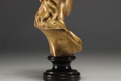 Buste de Jeune fille en bronze à patine dorée...