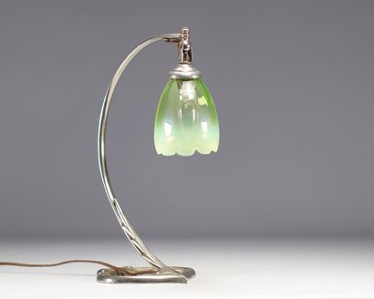 Lampe Art Nouveau en bronze et tulipe verte
Poids:...